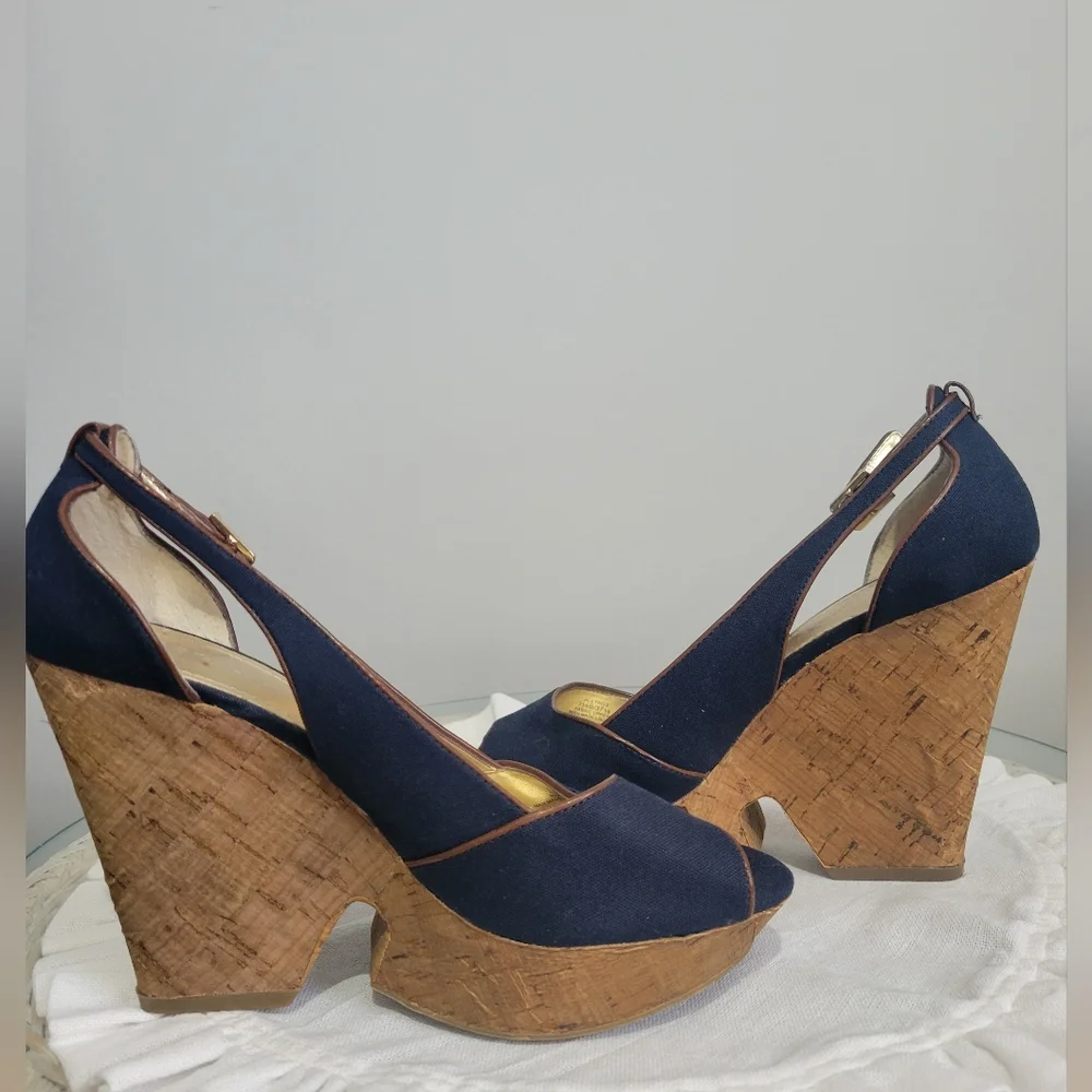 BCBG denim wedge sandal - Picture 2 of 5